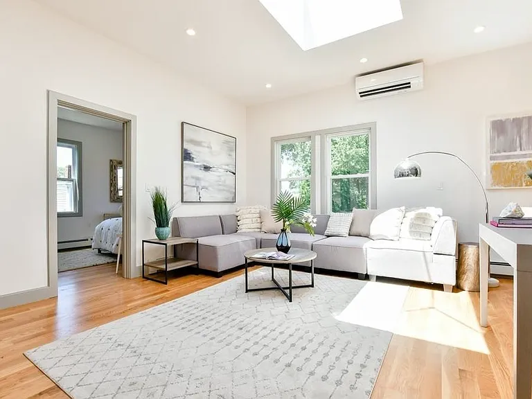 55 Howard St #3 — Photo 2