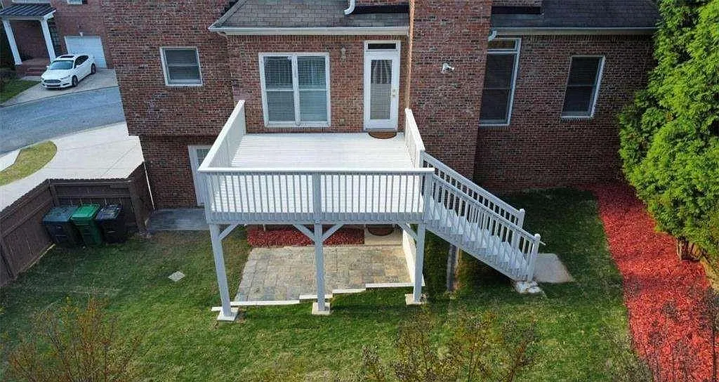 5 bed, 3.5 bath, 4027 sqft, $6,500 — Photo 4