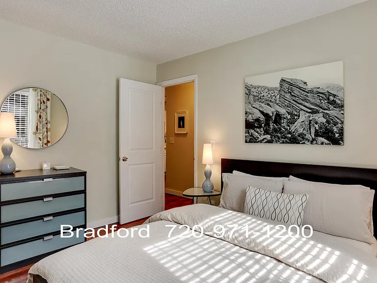 Middle Bedroom
