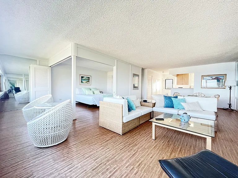 2895 Kalakaua Ave #1809 — Photo 3