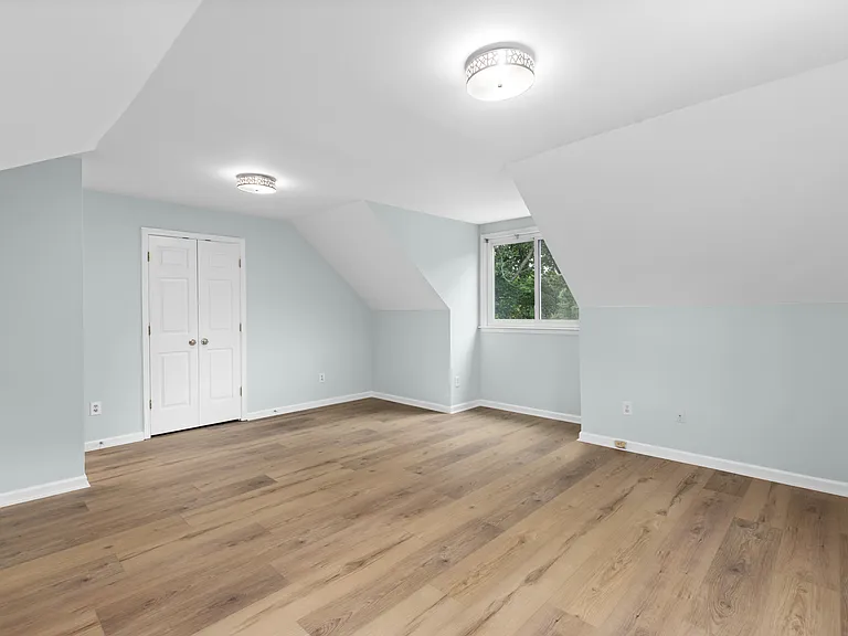 380 Belmont Chase Ct — Photo 41