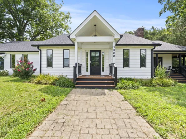 1380 Gastineau Ln, Versailles, KY 40383