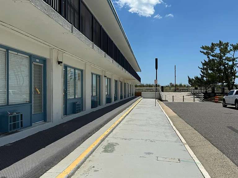 3501 Boardwalk — Photo 8