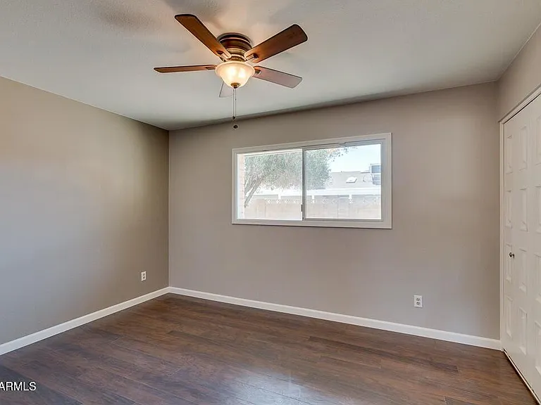 831 E Stephens Dr — Photo 16