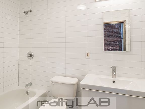 4th image of 1236 Atlantic Ave APT 414