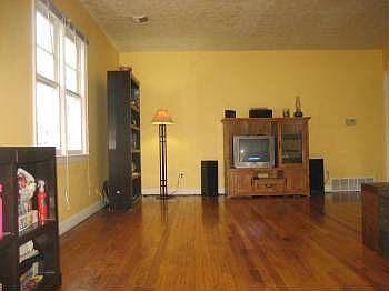 2nd image of 2244 Tennessee St