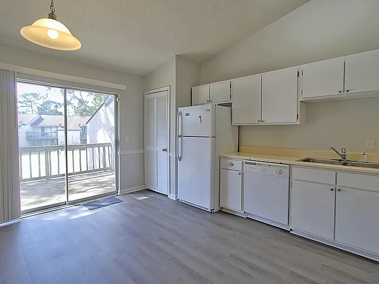 910 Brett Dr #132 — Photo 6