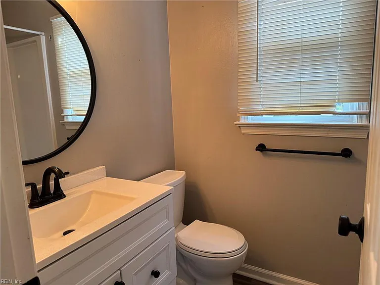 1004 Culver Ln — Photo 6