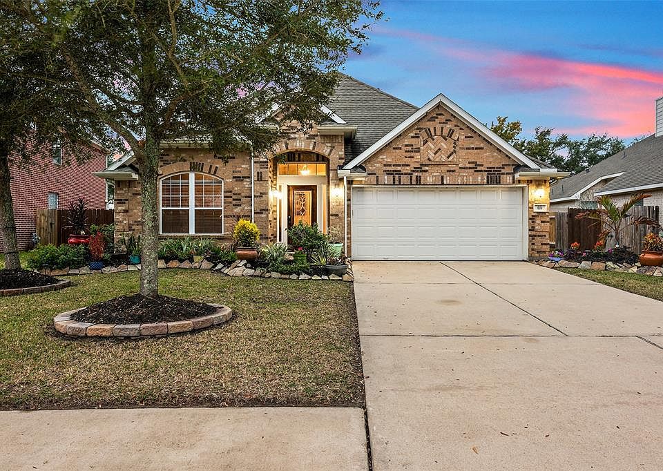 1st image of 604 White Oak Pointe