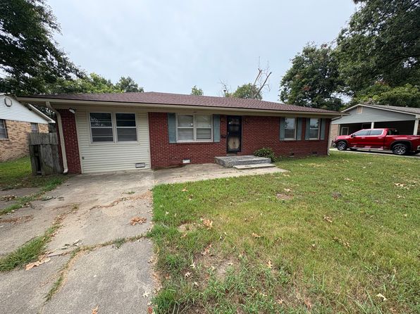 101 W Pecan St
