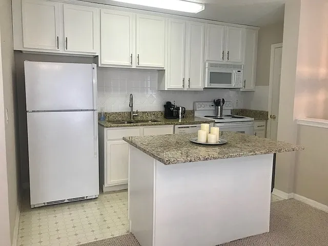 533B Greenbrier Dr — Photo 6