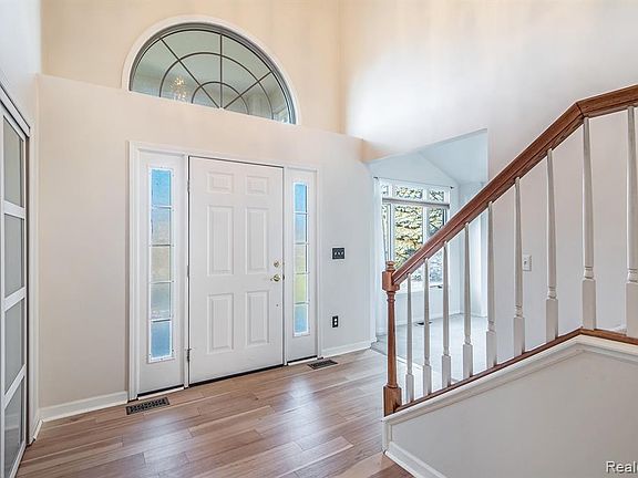 3rd image of 10156 Aberdeen Dr