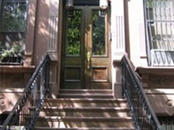 5th image of 135 W 130th St APT 4
