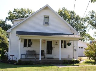 423 N 7th St, Cowden, IL 62422