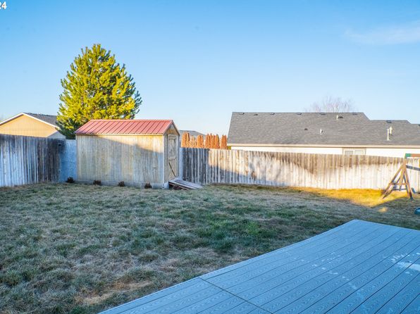 120 Teal Ct, Stanfield, OR 97875