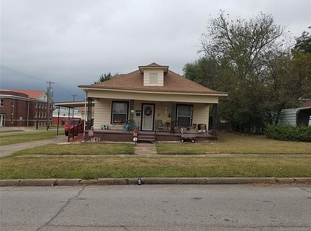 1st image of 303 E 5th Ave