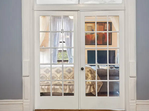 621 Putnam Avenue image 6 of 17