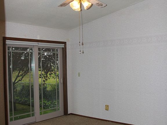 2nd image of 7830 Siskiyou Blvd
