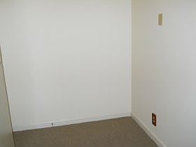 5th image of 207 Donard Park Ave