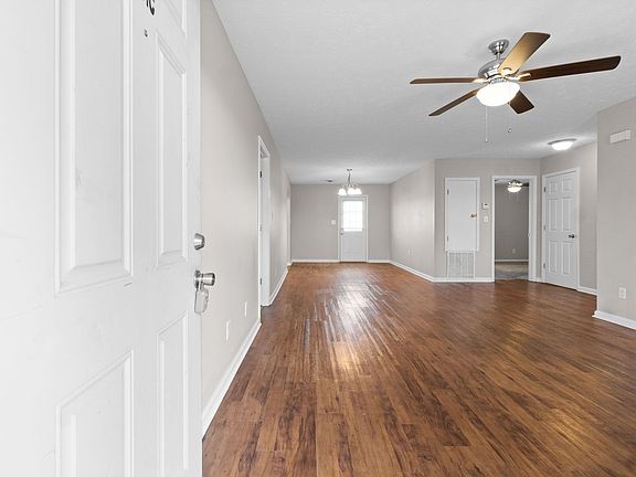 2nd image of 276 Thompsonville Ln Unit 101C