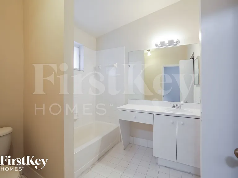 14048 SW 179th St — Photo 8