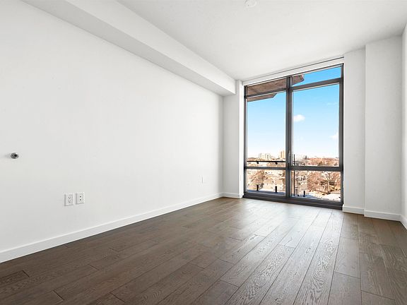 5th image of 300 Adolphus Ave #1206