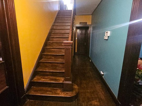 5th image of 3936 Dickson Ave