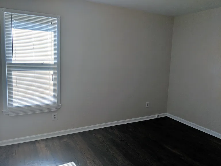 911 S Blount St #C — Photo 3