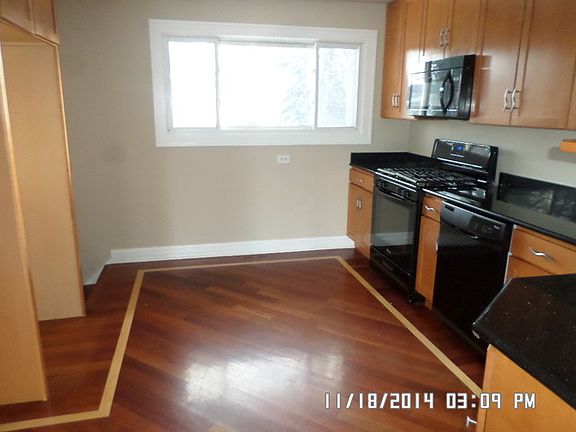 3rd image of 601 E Greenwood Dr