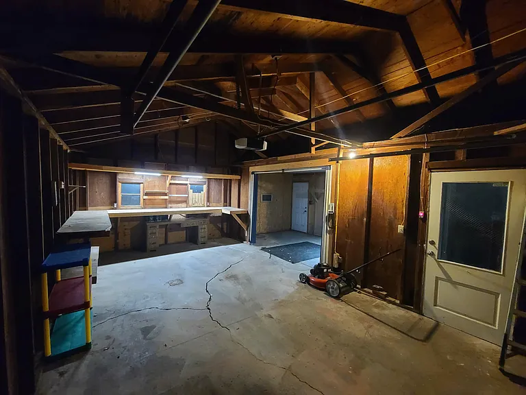 2101 Pickett St — Photo 33