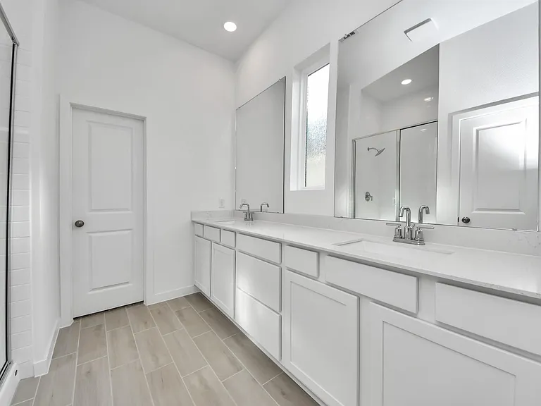 27443 Sunterra Village Dr — Photo 31
