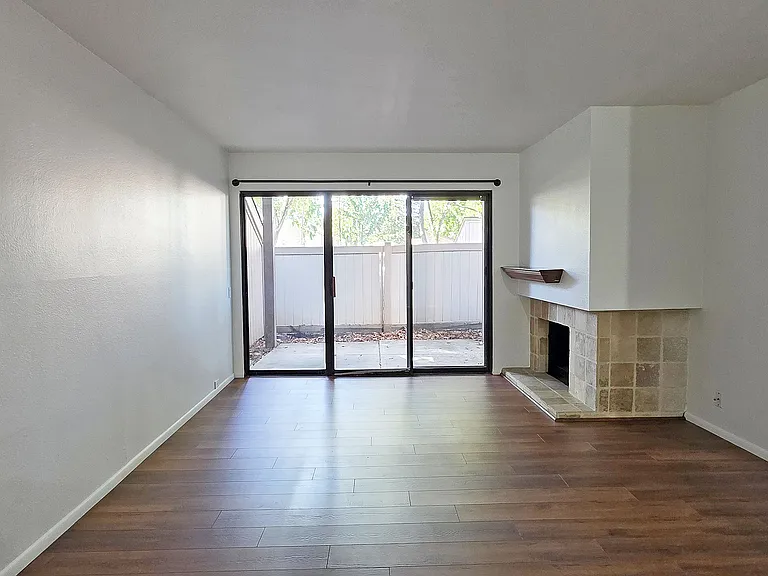 508 Woodside Oaks #3 — Photo 2