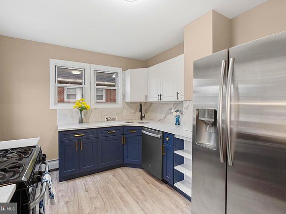 3rd image of 208 9th St