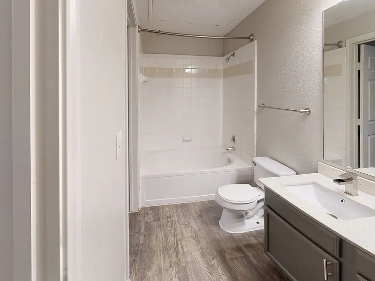 Lakeline Villas — Photo 60
