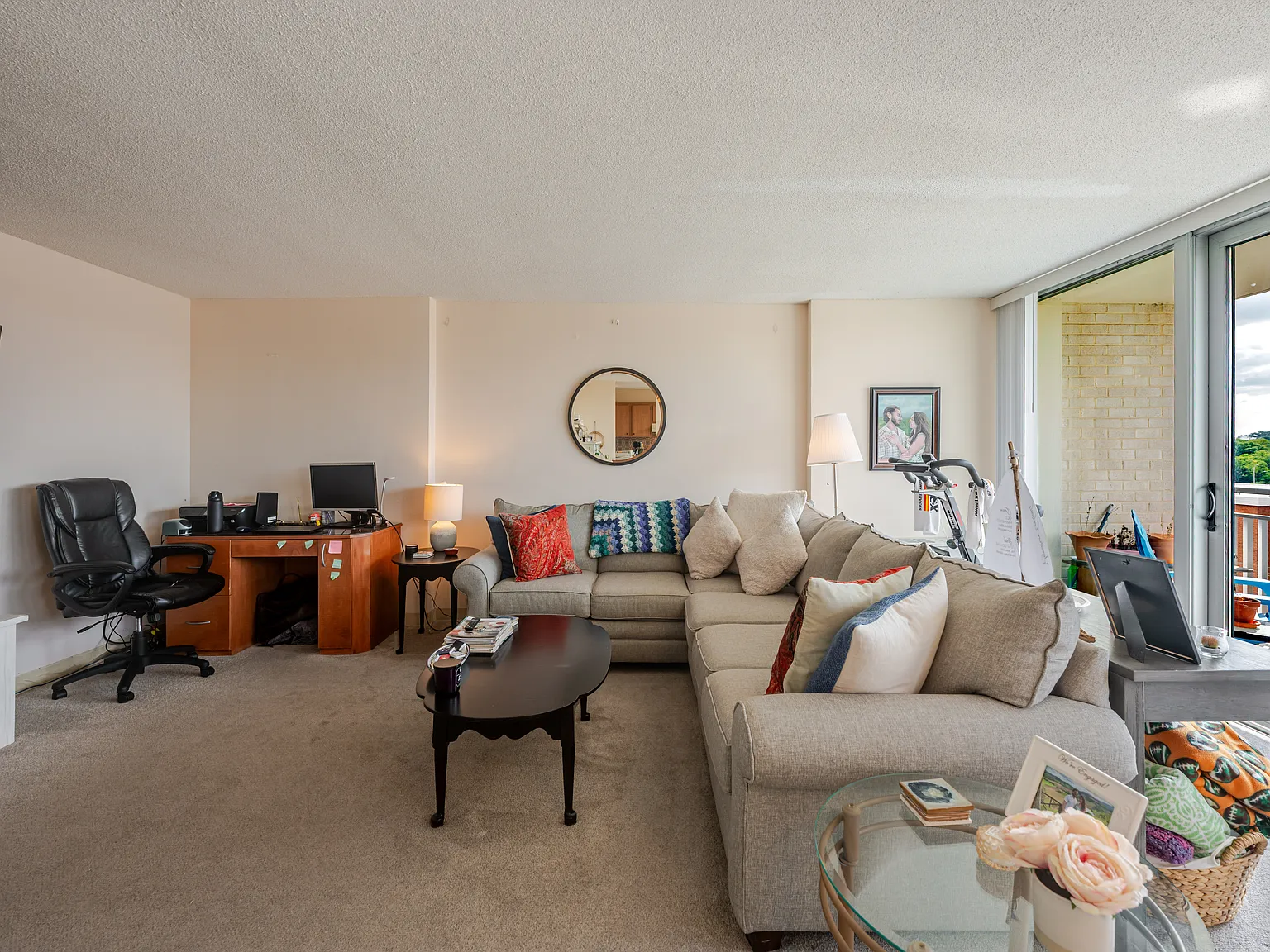 1 bed, 900 sqft, $2,025 — Photo 3