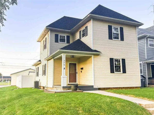 228 W 12th St, Connersville, IN 47331
