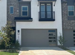 19911 Curved Steel Dr, Cypress, TX 77433