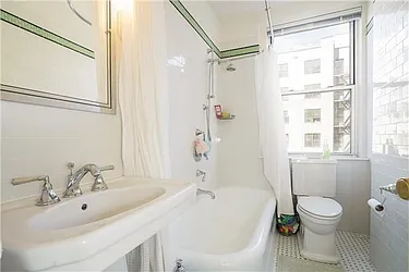Sold by Avenue Sotheby's International Realty
