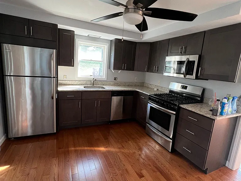 329 Grafton St — Photo 10