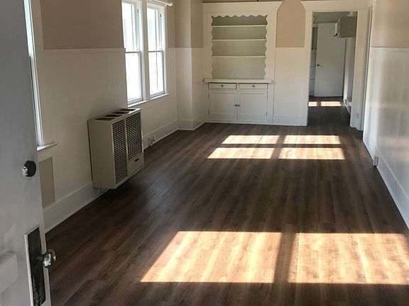 Dining room with built-ins