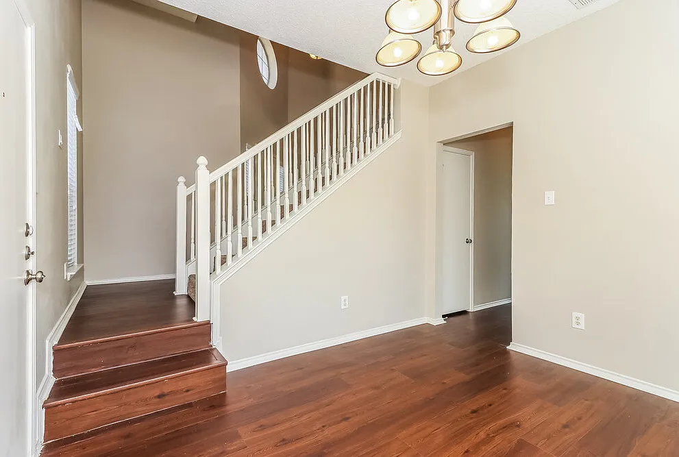 3 bed, 2.5 bath, 1969 sqft, $2,845 — Photo 4
