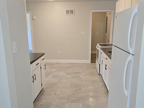 2nd image of 742 Hamilton Ave APT 1