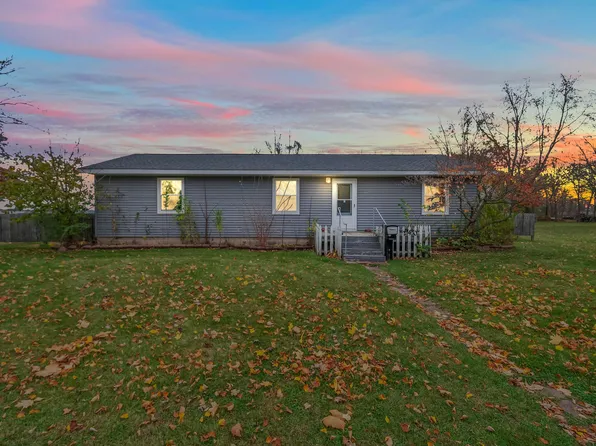 240 Sherman St, Bronson, MI 49028