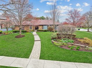 56 Garfield Ridge Ct, Burr Ridge, IL 60527