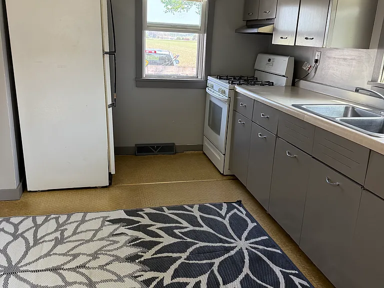 215 N Canada St — Photo 6