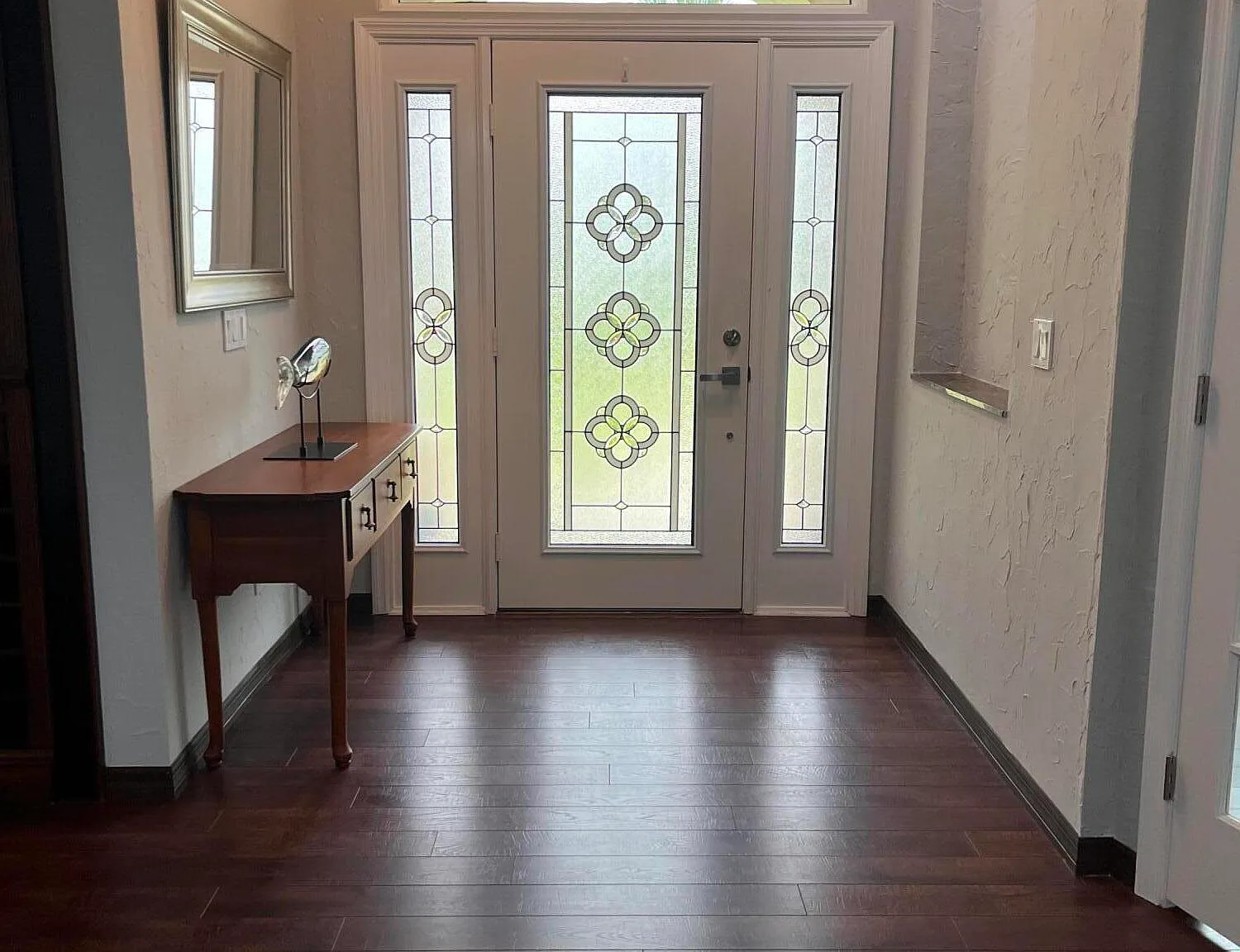4 bed, 2.0 bath, 2100 sqft, $5,500 — Photo 4