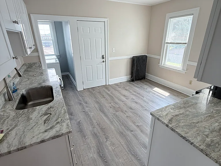 226 Whiting Ln #2 — Photo 6