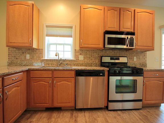 5th image of 14694 Sherry Ln