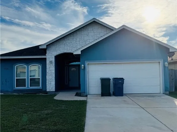 7225 Lake Serenity Dr, Corpus Christi, TX 78414