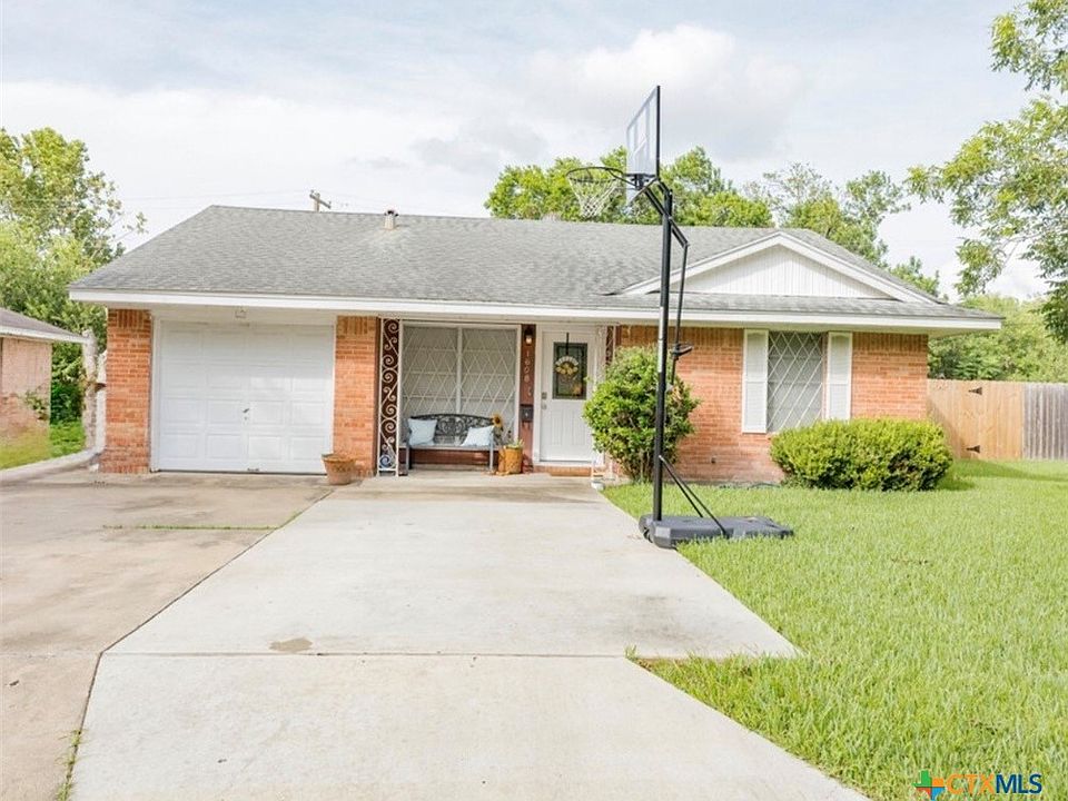 1st image of 1608 Bexar Ave